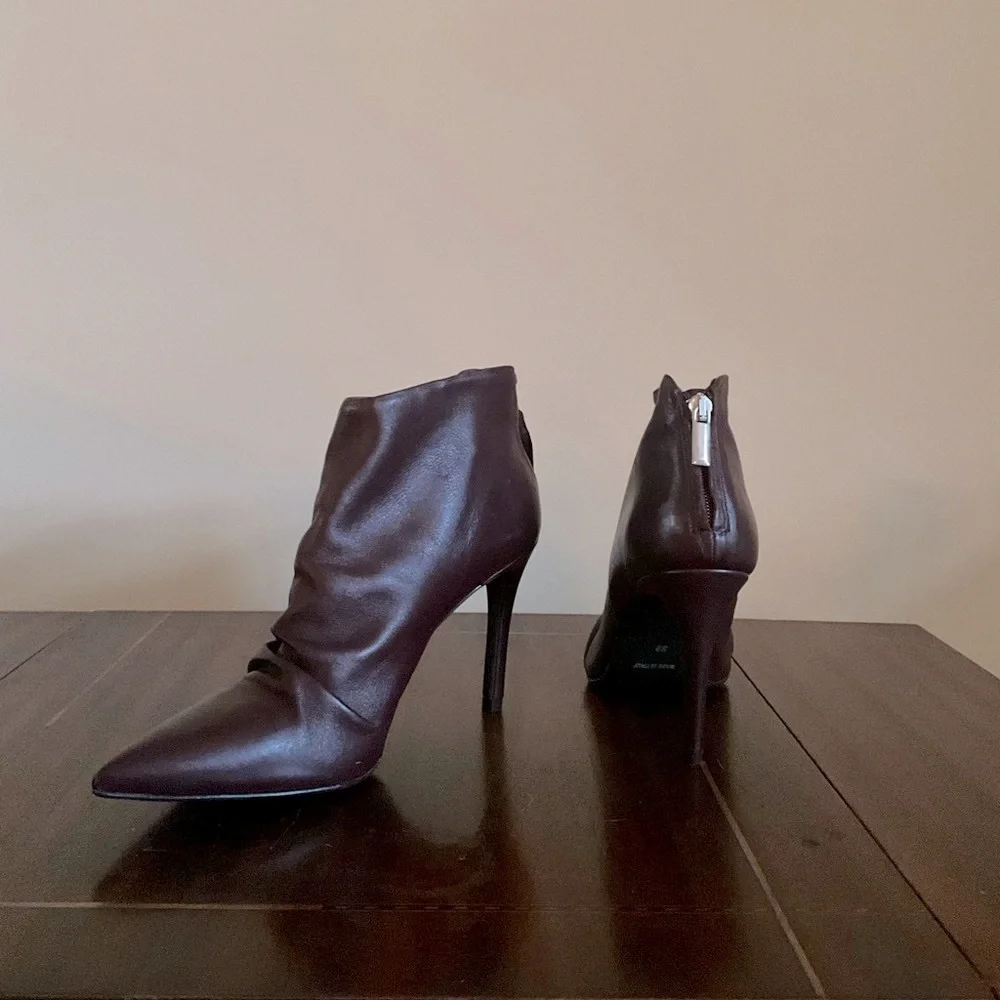 NWT - Bianca Di - Scrunch Ankle Boot in Bordeaux Leather - EU 39 / US 8.5-9